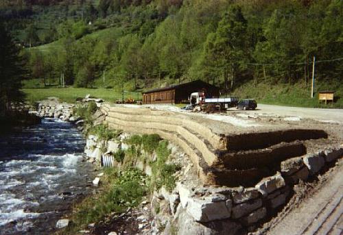 [Foto terra rinforzata per arginatura]