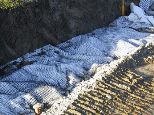 [geotessile per rinforzo strada accoppiato a geogriglia]