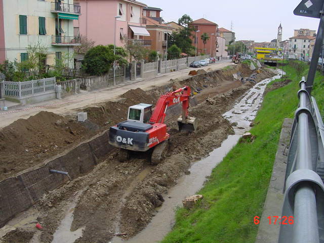 [Terra rinforzata in presenza di acqua]
