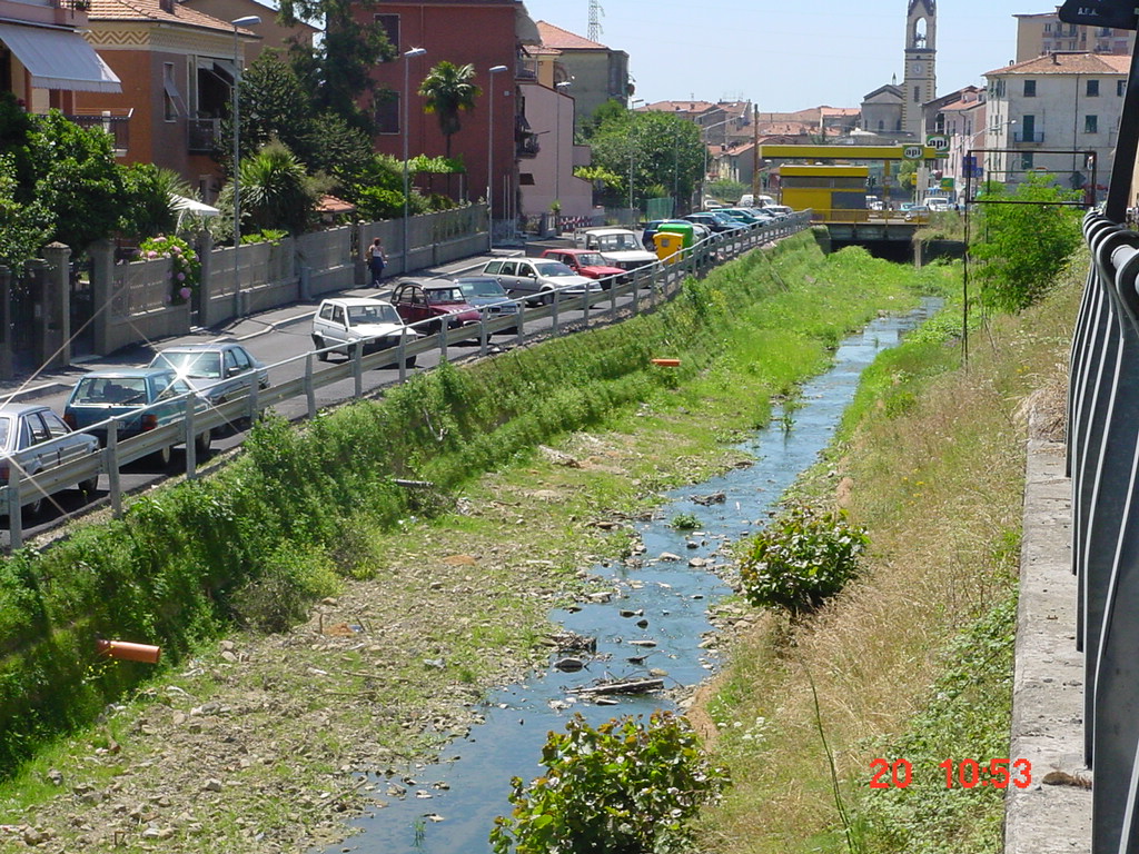 [Foto terra rinforzata in presenza di acqua]
